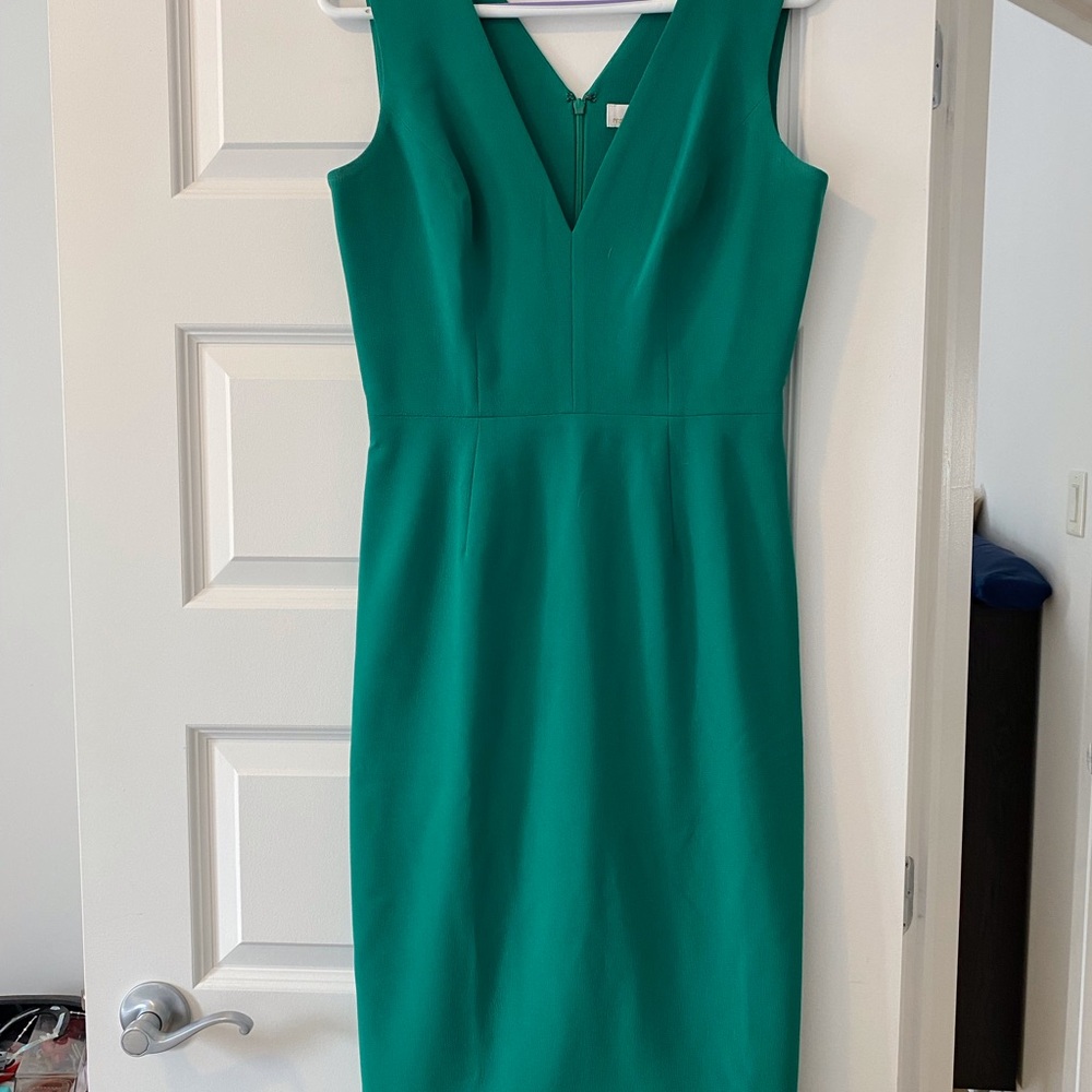Elegant Green Sleeveless Dress